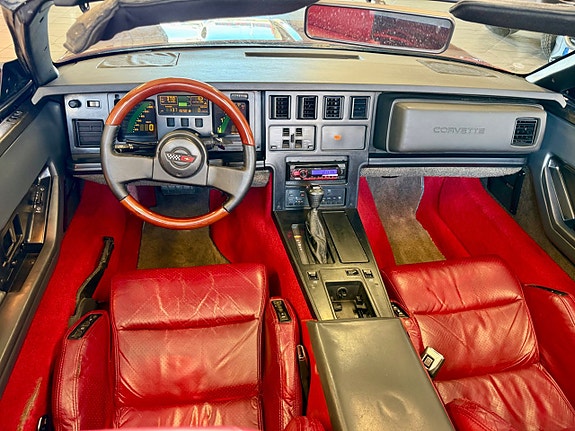 Chevrolet Corvette 11 of 16