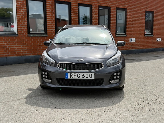 Kia Ceed 2 of 18