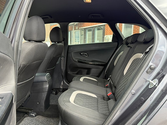 Kia Ceed 8 of 18