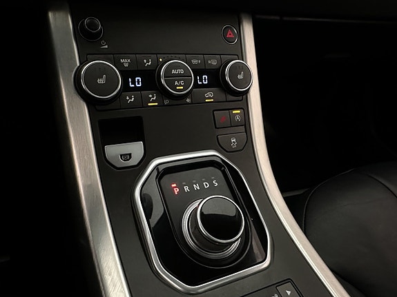 Land Rover Range Rover Evoque 25 of 30