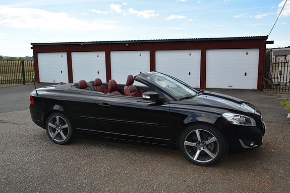 Volvo C70 3 of 5