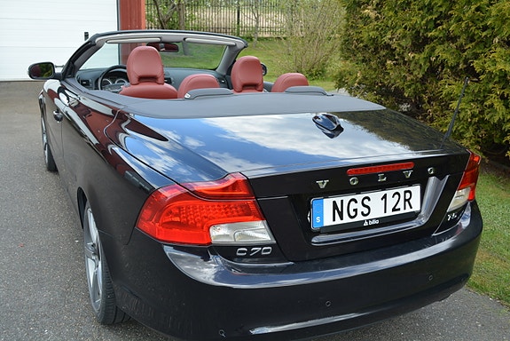 Volvo C70 2 of 5