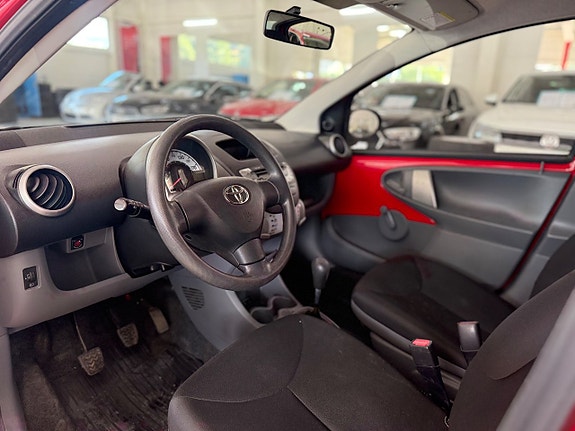 Toyota Aygo 7 of 9