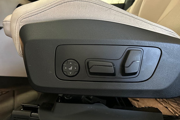 BMW iX1 18 of 24