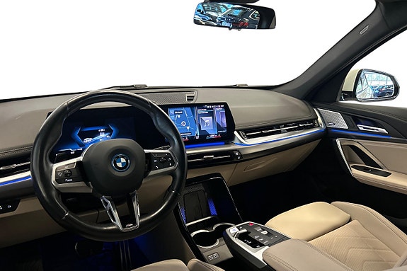 BMW iX1 10 of 24
