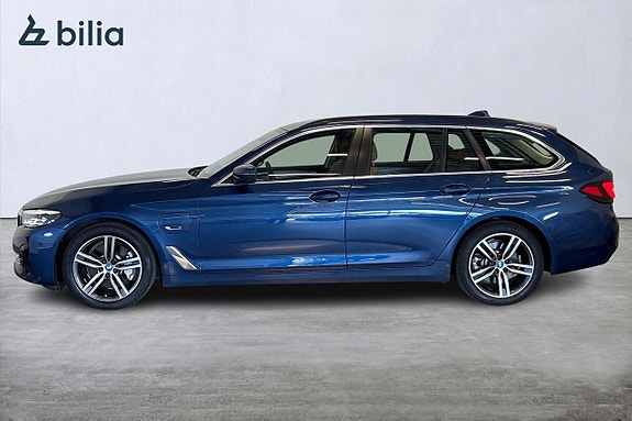BMW 530e 4 of 5