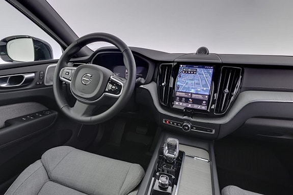 Volvo XC60 8 of 26