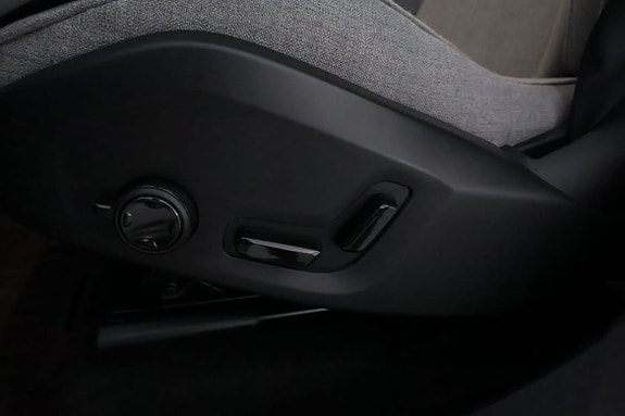 Volvo XC60 15 of 26