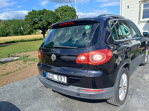 Volkswagen Tiguan 3 of 5