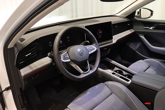 Volkswagen Passat 11 of 23