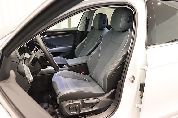 Volkswagen Passat 8 of 23