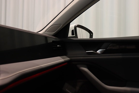 Volkswagen Passat 22 of 23