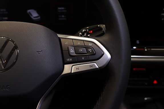 Volkswagen Passat 15 of 23