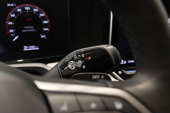Volkswagen Passat 17 of 23