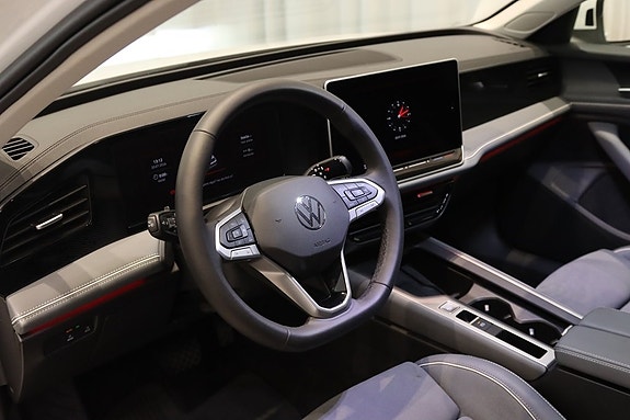 Volkswagen Passat 12 of 23