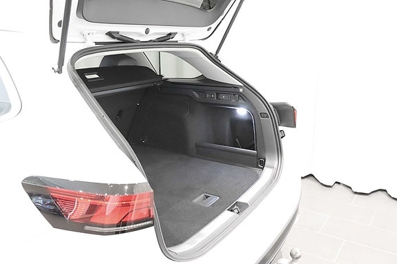 Volkswagen Passat 5 of 23
