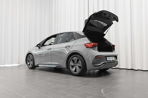 Cupra Born 4 of 5