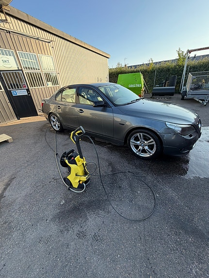 BMW 530i 6 of 6