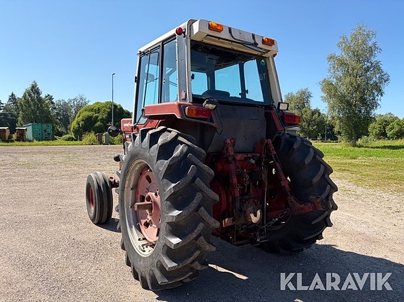 Traktor International F-886 3 of 5