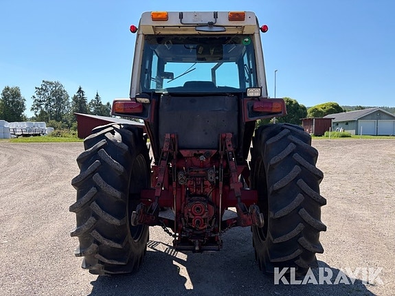 Traktor International F-886 4 of 5