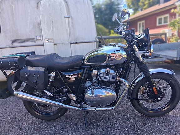Royal Enfield INTERCEPTOR INT 650 2 of 4