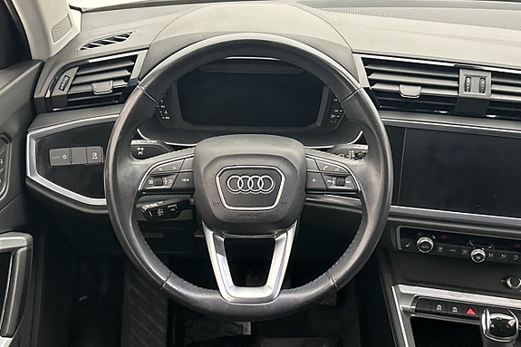 Audi Q3 9 of 30