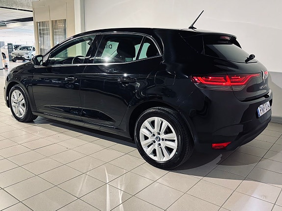 Renault Megane E-Tech 3 of 5