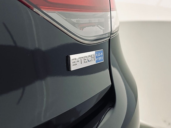 Renault Megane E-Tech 5 of 5