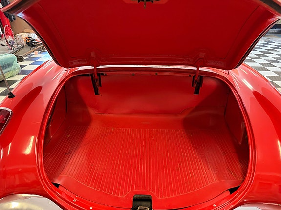 Chevrolet Corvette 25 of 27