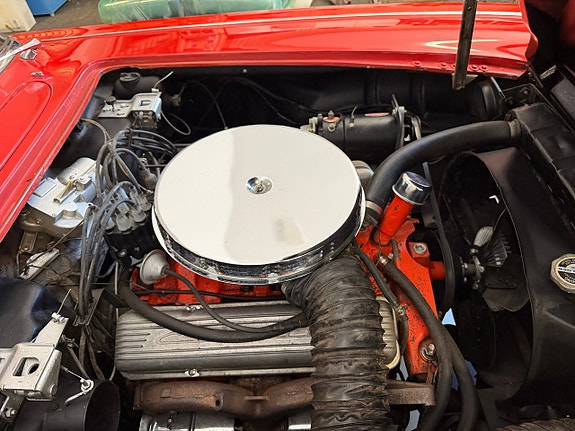 Chevrolet Corvette 23 of 27