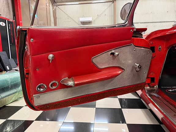 Chevrolet Corvette 14 of 27