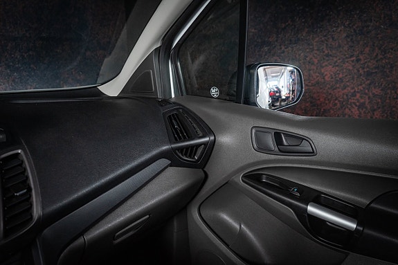 Ford Transit Connect 15 of 30
