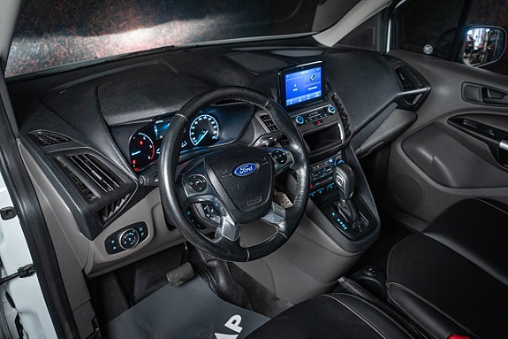 Ford Transit Connect 16 of 30