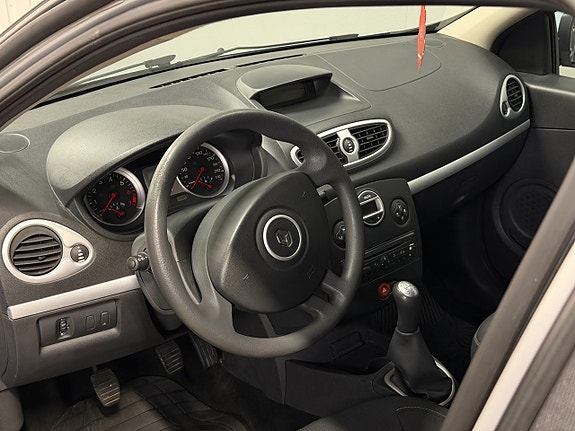 Renault Clio 7 of 10