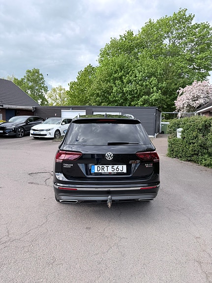 Volkswagen Tiguan Allspace 4 of 5