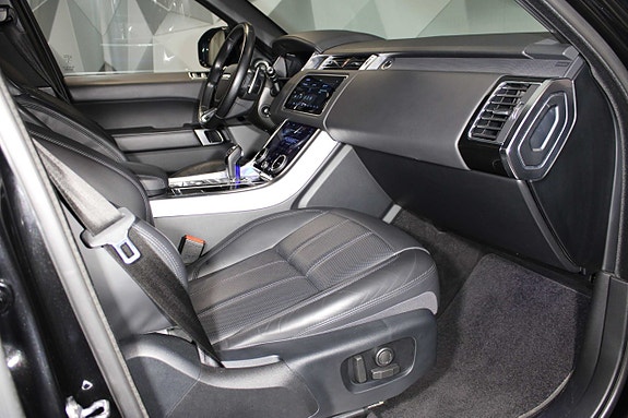 Land Rover Range Rover Sport 13 of 25