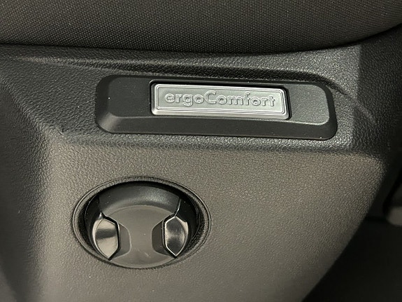 Volkswagen Caddy Maxi 21 of 25
