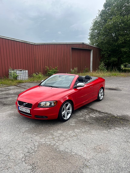 Volvo C70 2 of 5