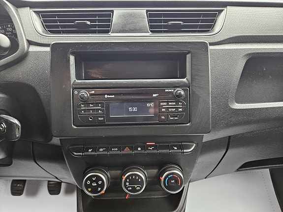 Renault Kangoo Express 17 of 21