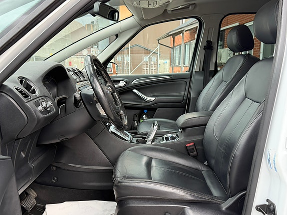 Ford S-MAX 7 of 18