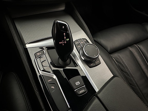 BMW 530e 26 of 29