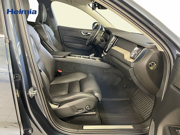 Volvo XC60 11 of 19