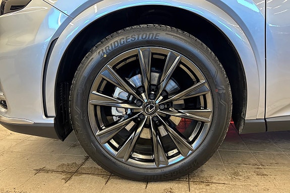 Lexus RX450h 8 of 26