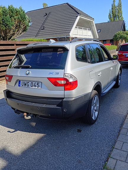 BMW X3 2 of 9