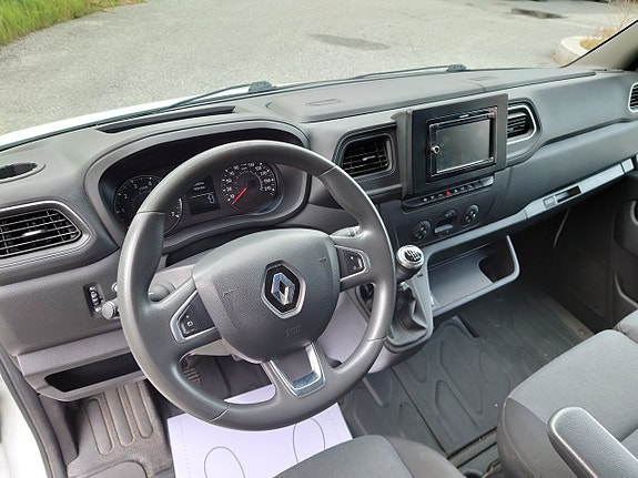Renault Master 8 of 12