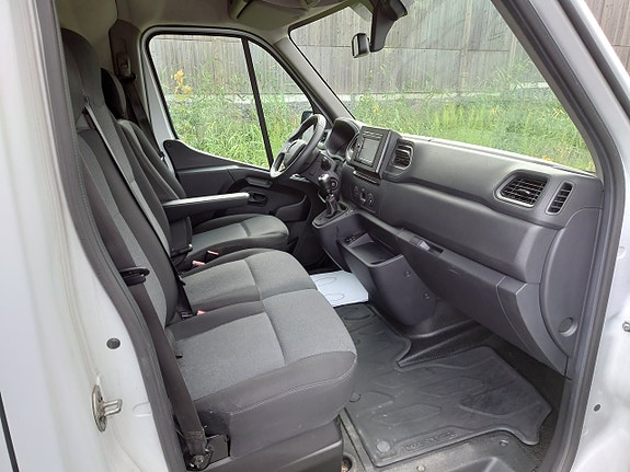 Renault Master 9 of 12