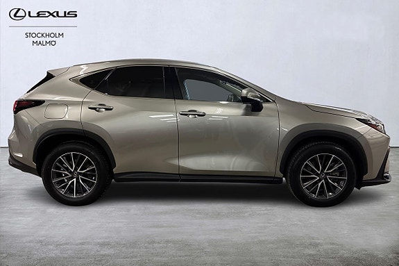 Lexus NX450h+ 4 of 21