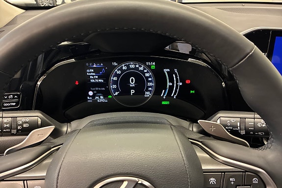 Lexus NX450h+ 13 of 21