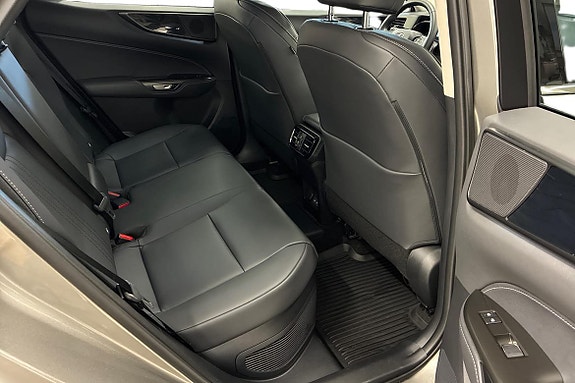 Lexus NX450h+ 12 of 21