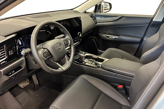 Lexus NX450h+ 7 of 21